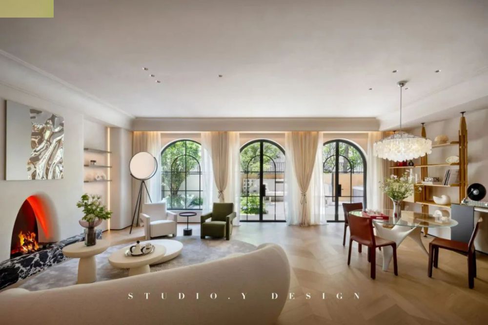 【昕升泰老钢窗】邂逅成都卓越翠晴，把 “时光滤镜” 焊死在空间里！